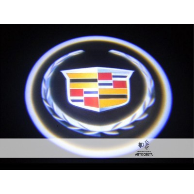 Проекция на двери с эмблемой Cadillac